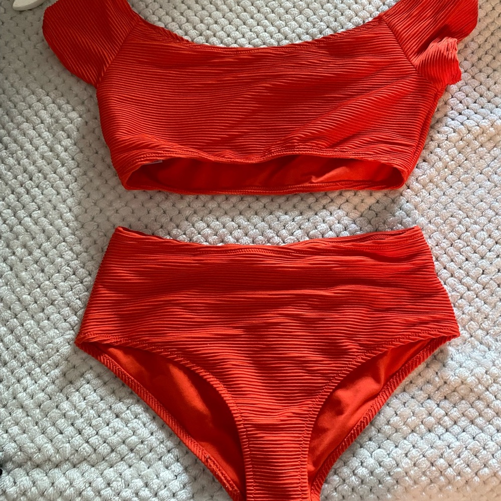 Old Navy two piece bathing suit 🍊